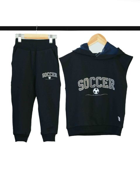 تصویر  ست جلیقه کلاهدار و شلوار سرمه ای طرح فوتبال